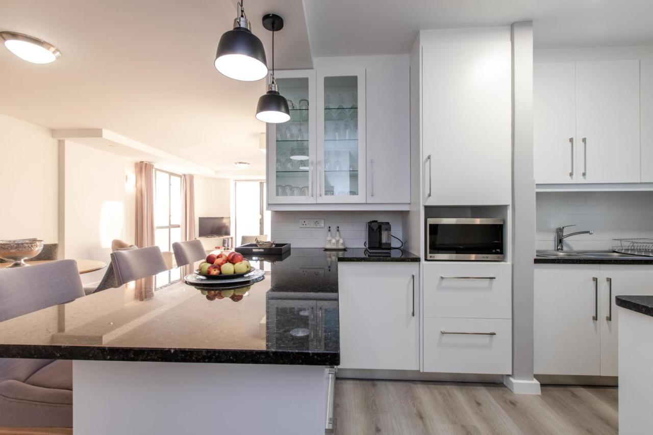 Hibernian Towers 807, Beach Road, Strand Exteriör bild