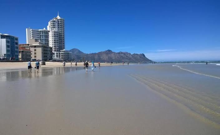 Hibernian Towers 807, Beach Road, Strand Exteriör bild
